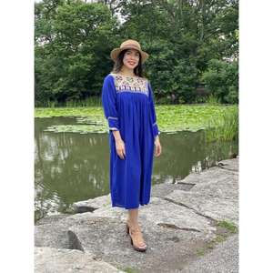 Robe longue jaune brodée pour femmes, robe maxi en coton ethnique mexicain, robe d'été bohème faite à la main - Product Image 2