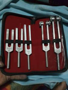 Instrumentos manuales de acero inoxidable para artroscopia: Pinzas de pico de pájaro, Pinzas perforadoras, Penetrador, Recuperador, Pasador de sutura Rhino, King - Product Image 3