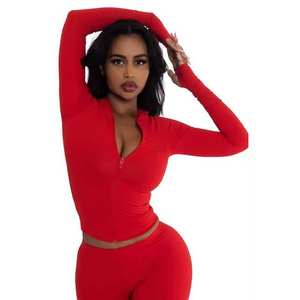 Conjunto de Sudadera con Capucha y Pantalones Acampanados de Alta Calidad para Venta al por Mayor, Chándal Personalizable con Logotipo, Trajes Deportivos Rojos para Mujer - Product Image 5