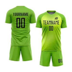 Tenue de football personnalisée en couleur, en vente en ligne, fabriquée au Pakistan, vêtements de sport, uniforme de football - Product Image 1