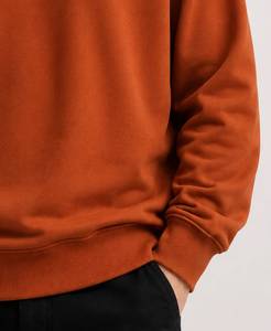 เสื้อสเวตเชิ้ตคอกลมสีสนิมสำหรับผู้ชาย ทรงลำลอง ใส่สบาย แขนยาว ผ้าพรีเมียม - Product Image 2