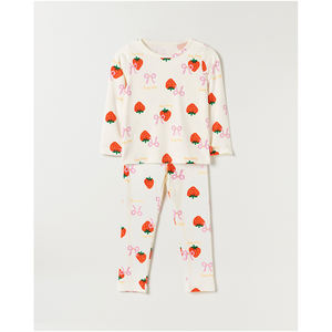 Pijama de Fresa con Lazo Estilo Coreano OZKIZ para Niñas de 2 a 6 Años, Moda Infantil de Invierno, Venta al Por Mayor - Product Image 1