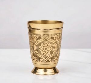 Verre à eau en laiton avec gravure, finition dorée antique, style glamour, bouchon à paille rabattable, compatible lave-vaisselle, unisexe, pour mariage - Product Image 4