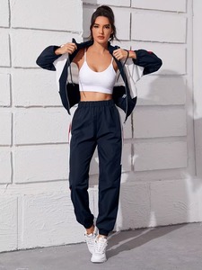 Combinaison de sport pour femmes, résistante à l'eau, pour l'entraînement en plein air |   Ensemble de vêtements de sport coupe-vent à capuche avec poches - Product Image 4