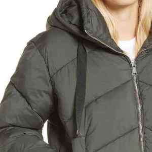 Women's Hooded <b>Crop</b> <b>Puffer</b> <b>Jacket</b> Solid Color Full Sleeve Zipper Closure Winter Warm Coat Casual Style Thick Polyester Outerwear - Product Image 4
