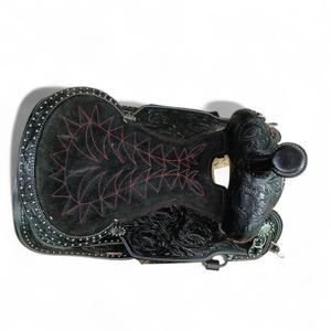 Selle de cheval en cuir western artisanale avec siège rembourré noir et décorations florales - Product Image 2