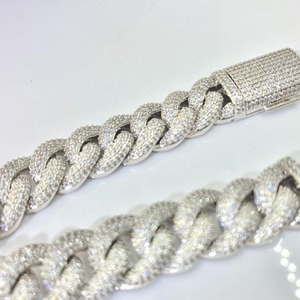 Bracelet en diamant personnalisé de qualité supérieure, bijoux fins en argent avec chaîne réglable, disponible à un prix raisonnable - Product Image 2