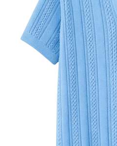 Polo tricoté bleu ciel personnalisé pour homme, manches courtes, maille torsadée, coupe ajustée décontractée pour l'été, fabricant OEM en gros - Product Image 4