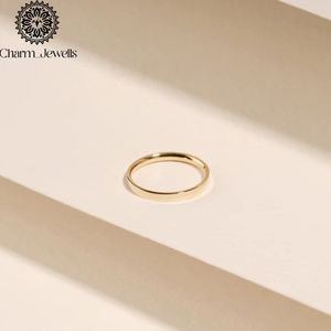 Bague de fiançailles minimaliste en or plaqué moissanite, certifiée IGI, design simple unisexe pour fiançailles - Product Image 5