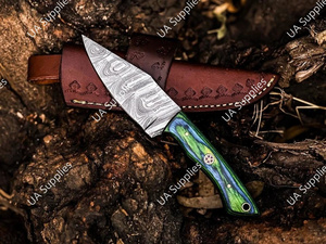 มีดเดินป่าเหล็กดามัสกัสแบบขายส่ง OEM ODM ผลิตตามสั่ง ด้ามไม้ทรงหยดน้ำ คมกริบ พร้อมปลอกมีด - Product Image 4