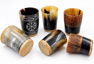 Tazas para Beber Hechas a Mano con Cuerno de Búfalo Ecológico, Símbolos Nórdicos Modernos Tallados, Forma Natural, Arte Coleccionable Decorativo Global - Product Image 1