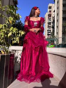 Dernier concepteur Georgette Séquence Net Ruffle Border Crop Top Lehenga Choli - Product Image 4