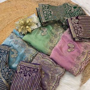Sari en satin brodé de qualité supérieure avec travail de sequins de 3 mm et bordure épaisse, accompagné d'un chemisier de créateur cousu par Royal - Product Image 3