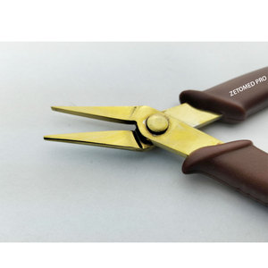 Pince à bec court légère en acier inoxydable de haute qualité personnalisée pour la fabrication de bijoux, le pliage et la mise en forme du fil, et l'outil de maintien - Product Image 2