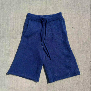 Shorts de salon personnalisés avec logo pour hommes, en tissu tricoté duveteux, collection mode streetwear - Product Image 1