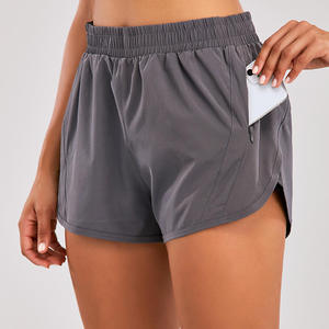 Shorts de sport pour femme à double couche en tissu technique, idéal pour la course, le fitness et le yoga, avec poche – Grande Vente - Product Image 5