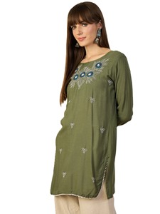 Kurti Tradicional Étnico para Mujer, de Viscosa Pura, con Bordado Floral, Cuello Redondo, Top Corto, Kurti Recto con Bordado de Hilo - Product Image 2