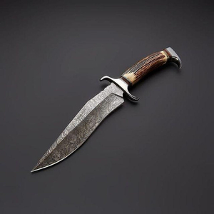 Cuchillo de Caza y Camping Hecho a Mano de Acero al Carbono de Grado Industrial con Punta Caída, Mango de Cuero y Borde Parcialmente Serrado, Compacto - Product Image 2