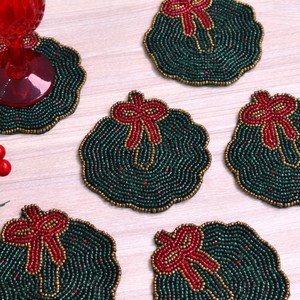 Sous-verres brodés perlés abordables pour tasses et verres, accessoires de table élégants faits à la main pour les dîners et les fêtes - Product Image 3