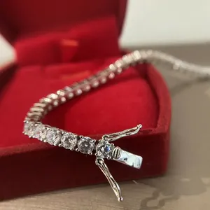 Pulsera de Compromiso de Moissanita Brillante Redonda de 7.5 Pulgadas Chapada en Oro Blanco de 14K - Product Image 2