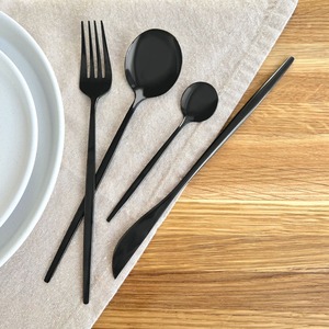 Juego de Cubiertos Metálicos Minimalistas en Negro Mate, Resistentes al Óxido, para Catering - Product Image 5