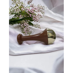 Varitas de Kansa para masaje facial y corporal de doble cara con mango de madera, masajeador facial ayurvédico, venta al por mayor desde India. - Product Image 2