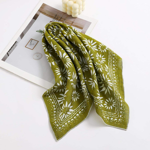 Nouvel arrivage : Foulard tubulaire unisexe en coton imprimé numérique, sans couture, respirant et doux pour la peau, idéal pour les événements. - Product Image 3