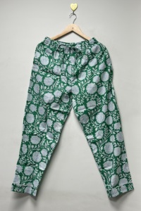 Ensemble de pyjama en coton écologique à fleurs vertes pour femmes, imprimé botanique, vêtements de nuit boutonnés, ensemble de détente assorti, pyjamas doux - Product Image 5