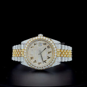 Reloj de Diamantes Moissanite Personalizado en Dos Tonos, Dorado y Blanco, Completamente Cubierto de Diamantes, para Hombre, con Esfera Clásica con Fecha, Nuevo, Analógico, de Cristal - Product Image 1