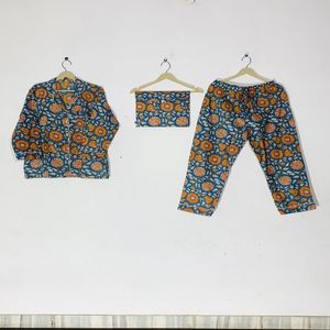 Ensemble de pyjama floral pour femmes - Vêtements de nuit en coton artisanal, vêtements de nuit et de détente bohèmes pour femmes, cadeau d'été - Product Image 1