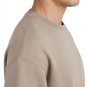 Sudadera de invierno para hombre de alta visibilidad, de tejido polar cepillado, corte relajado, con estampado personalizado y etiqueta tejida. Proveedor de ropa al por mayor para streetwear. - Product Image 4