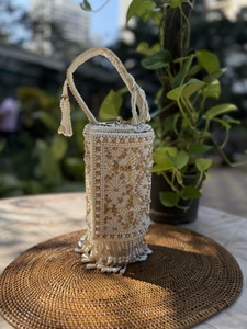 Bolso de Mano Cilíndrico de Lujo para Novia con Forro de Algodón y Adornos Metálicos, Elegante para Bodas y Eventos Especiales - Product Image 3