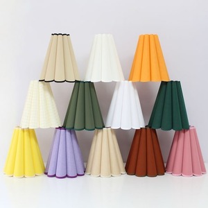 Abat-jour en lin plissé fait main sur mesure avec un design minimaliste moderne, option de logo personnalisé - Product Image 6