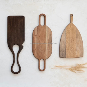 เขียงไม้หลายรูปทรงพร้อมที่จับเครื่องครัวที่ใช้ในร้านอาหารโรงแรม - Product Image 1