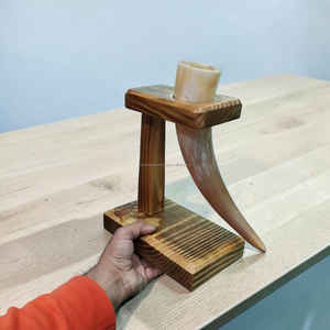 Corne à boire viking artisanale de haute qualité avec support pliable en bois de pin au meilleur prix - Product Image 6