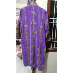 Chaqueta Elegante Suzani de Terciopelo Ecológico de SR Exports, Bordado Floral Hecho a Mano, Estilo Boho Étnico, Ropa de Invierno para Mujer - Product Image 1