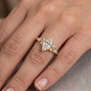 Bague romantique en or massif 14 carats avec diamant de laboratoire taille marquise 1,01 carat, bijou de fête, cadeau pour mariage - Product Image 3