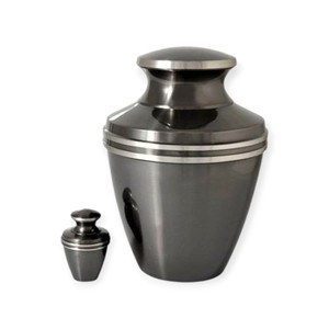 Urne funéraire pour adulte en argent poli et gris avec mini-urne souvenir assortie pour cendres commémoratives - Product Image 1