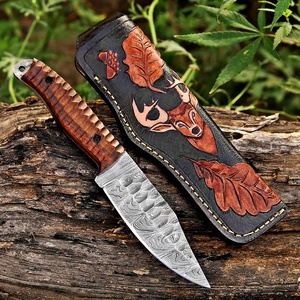 Cuchillo de caza hecho a mano de acero de Damasco con mango de palisandro, hoja de punta caída, cuchillo de hoja fija para exteriores, funda de transporte vertical - Product Image 1