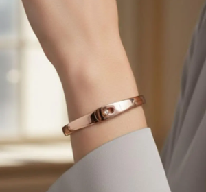 กำไลข้อมือทองแดงโบราณลายดอกไม้สลักแบบนามธรรม ลวดลายฉลุแบบเปิด ผิวสัมผัสสีดำโบราณ - Product Image 2