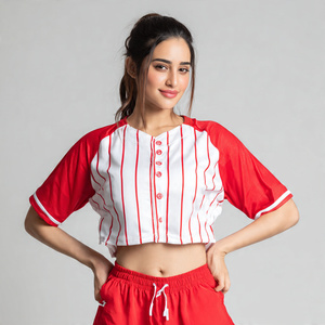 Crop top de baseball pour femme, coupe ample, en polyester de haute qualité, boutonné, manches courtes, uniforme d'équipe - Product Image 1