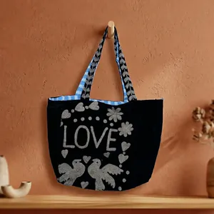Sac élégant en velours noir brodé, motif Love & Birds, grand sac fourre-tout bohème, cadeau unique pour femme - Product Image 1