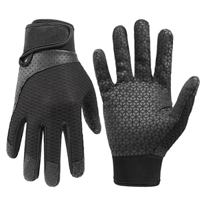ถุงมือตีเบสบอลสีดำ พร้อมแผ่นรองฝ่ามือแบบ Hex Grip ผ้าถักโพลีเอสเตอร์ระบายอากาศได้ดี ปิดด้วยแถบตีนตุ๊กแก สำหรับผู้ใหญ่ทุกเพศ เหมาะสำหรับการฝึกซ้อม - Product Image 1