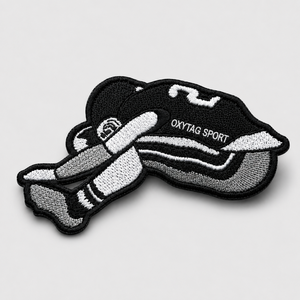 Patch brodé thermocollant Oxytag Sport, forme irrégulière, design noir et blanc, décoration textile, prix abordable, vente en gros OEM - Product Image 5