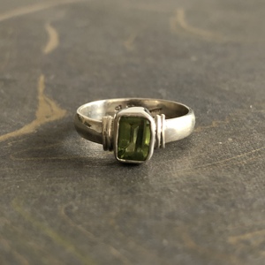 Designer <b>Peridot</b> Fashion <b>Ring</b> 2.8 Grams - Product Image 1