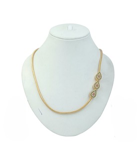 Chaîne de poitrine en alliage de cuivre plaqué or Divyoro avec cristaux en forme de poire et strass – Bijoux pour enterrement de vie de jeune fille et fiançailles pour femme - Product Image 1