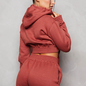 Ensemble de survêtement personnalisé pour femme : sweat à capuche court et pantalon de jogging en coton doux – Vêtements de sport et mode – Fabrication en gros - Product Image 3