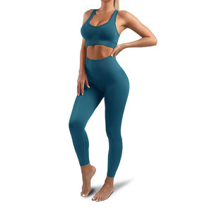 Vêtements de sport personnalisés pour femmes, ensembles de yoga et de fitness de qualité supérieure, vente en gros avec service OEM, motif uni - Product Image 1