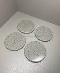Dessous de verre en marbre moderne de luxe avec logo personnalisé et finition lisse Dessous de verre en pierre naturelle fabriqués à la main pour l'intérieur de la cuisine - Product Image 1