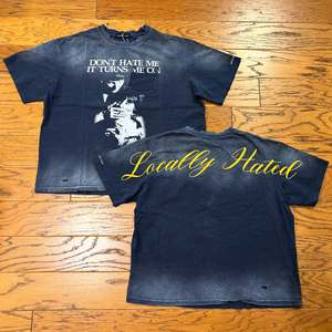 Camiseta Negra Vintage Lavada de Alta Calidad al por Mayor para Hombre, Ajuste Holgado, con Gráfico Frontal y Bolsillo en el Pecho, Estilo Urbano - Product Image 1